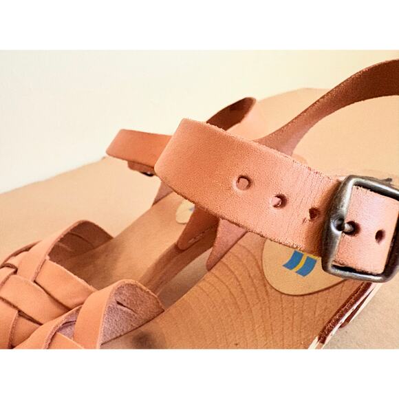 Moheda Swedish Leather Clogs Sandals Tan Woven Strappy Wood Heel Size 38 EU 7 US - Picture 2 of 6